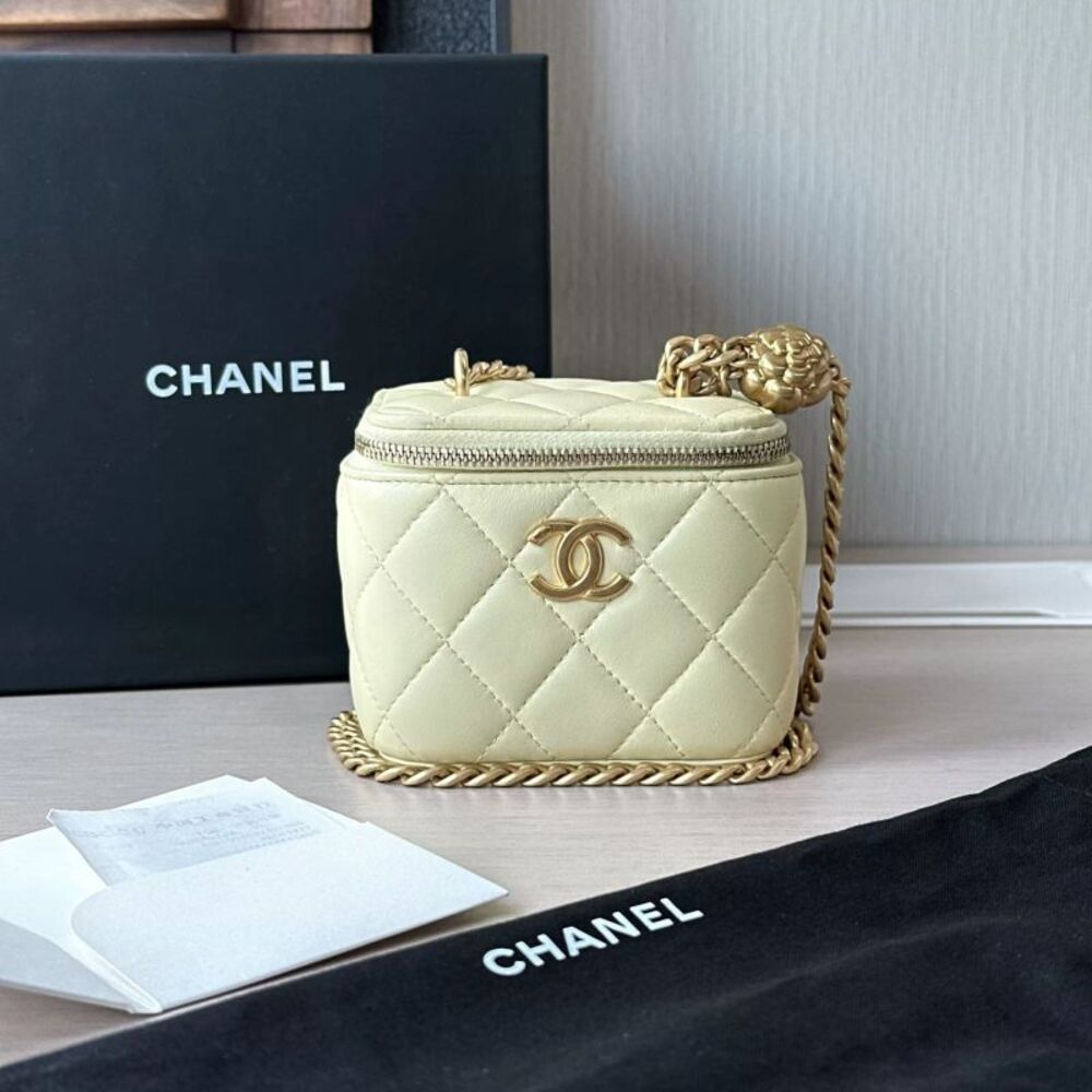 Chanel Women Pre-Loved Bag Very Good Condition